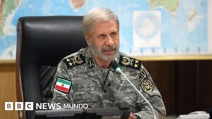 Irán promete una "respuesta decisiva" al ataque de Estados Unidos mientras Trump habla de un "cambio de régimen" en Teherán