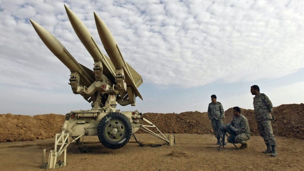 Irán respondió el ataque de Israel y lanzó misiles hacia su territorio: se activaron las defensas