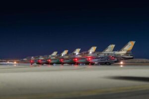 Aviones israelíes preparan su ataque contra Irán