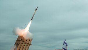 Israel bombardeó Siria en respuesta a dos proyectiles – DW – 04/06/2025