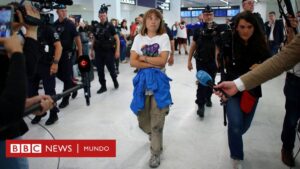 Israel deporta a Greta Thunberg, quien viajaba en el barco que intentó romper el bloqueo en Gaza