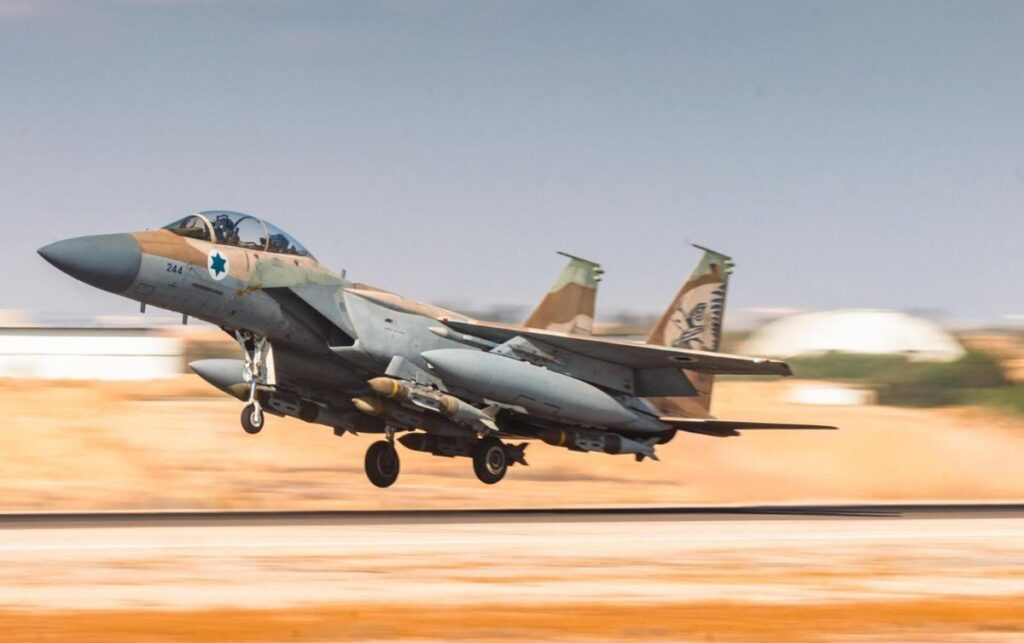 Israel dice que tres instalaciones nucleares sufrieron "daños graves" y que destruyó "miles de centrifugadoras"