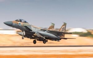 Israel dice que tres instalaciones nucleares sufrieron "daños graves" y que destruyó "miles de centrifugadoras"