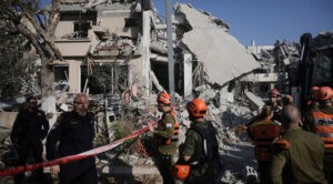 Israel e Irán escalan ataques en conflicto con más de 240 muertos