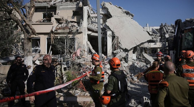 Israel e Irán escalan ataques en conflicto con más de 240 muertos