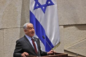 Israel lanza ataque masivo contra Irán, que denuncia "una declaración de guerra"