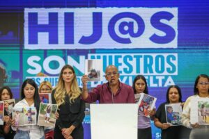 Jorge Rodríguez exige a EEUU devolver a los 18 niños