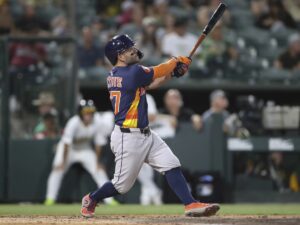José Altuve disparó jonrón en la victoria de los Astros