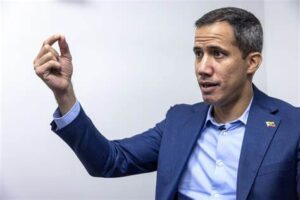 Juan Guaidó retó a Tarek William Saab a presentar acusaciones en su contra en EEUU