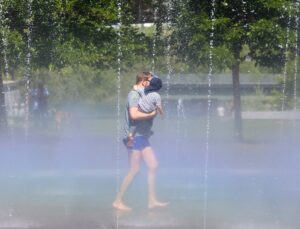 Junio se despide como el más cálido de la serie con la primera ola de calor del verano, que durará hasta el miércoles