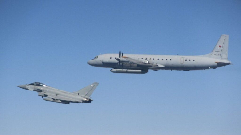 La Fuerza Aérea de Gran bretaña interceptó un avión SIGINT Il-20M de Rusia