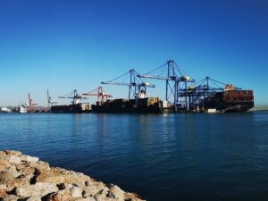 La UE acepta que EEUU imponga un arancel universal del 10%, pero quiere exenciones para sectores estratégicos