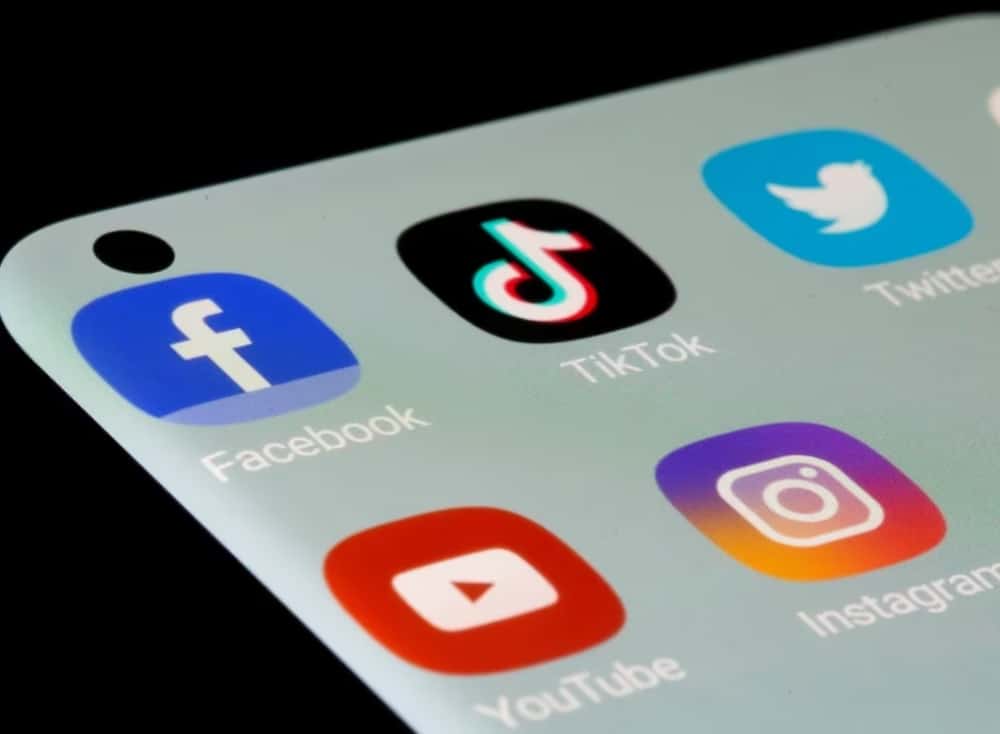 La Unión Europea discute si hay que establecer una edad mínima para acceder a las redes sociales - AlbertoNews