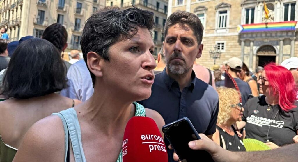 La alcaldesa de El Prat tacha la ampliación del aeropuerto de "aberración" para Cataluña