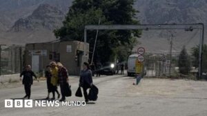 La idea de un cambio de régimen en Irán resuena entre los iraníes que abandonan su país a través de la frontera con Armenia