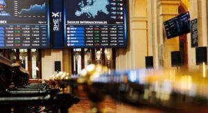 La prima de riesgo española cae a cotas de febrero de 2021 y se sitúa en 57 puntos básicos