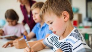 La rara enfermedad genética con solo 1500 casos en el mundo y cuyos síntomas se presentan en la infancia