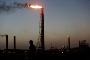 La segunda refinería más grande de Venezuela paralizada por un apagón, según fuentes