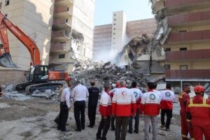 La televisión estatal iraní informa de 60 muertos, entre ellos 20 niños, en uno de los ataques israelíes a Teherán