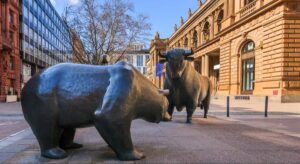 La 'tregua' velada de Lagarde bloquea a la bolsa europea a un 2,5% de sus máximos y dispara al euro hacia los 1,15 dólares