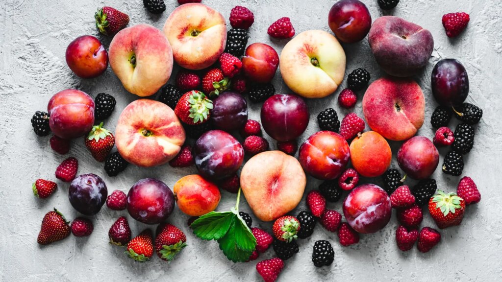 Las frutas y verduras de verano que debemos comprar en el mes de junio para aprovechar su temporada