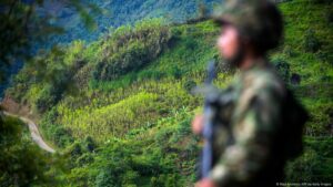 Liberan a 57 militares retenidos en el suroeste de Colombia – DW – 24/06/2025