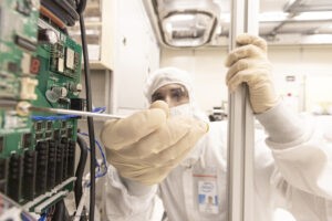 Los bombardeos masivos de Irán amenazan algo esencial para Intel: sus instalaciones en Israel