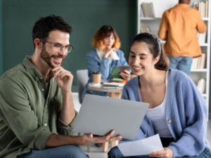 Los profesionales prefieren quedarse en su empleo | Empleo | Economía