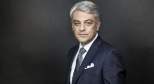Luca de Meo, CEO de Renault, abandona la firma automovilística y se pasa al lujo de Kering