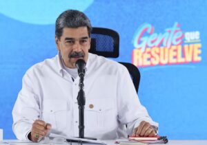 Maduro: Venezuela no depende de licencias para operar su industria petrolera