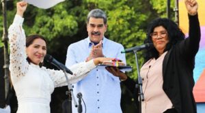 Maduro anuncia taller de varios días con gobernadores electos