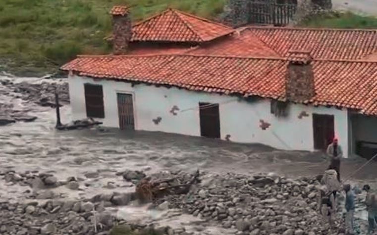 Maduro dice que activó un «plan especial» para estados afectados por las lluvias