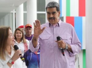 Maduro sugirió que un referéndum constitucional podría convocarse en 2026