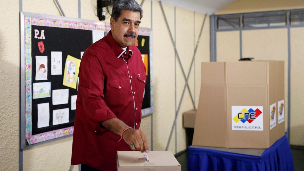Maduro y Cabello llaman a prepararse para las municipales