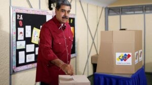Maduro y Cabello llaman a prepararse para las municipales