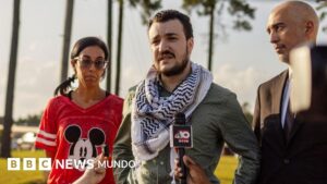 Mahmoud Khalil: Liberan al estudiante palestino de la Universidad de Columbia tras más de 3 meses en un centro de detención migratorio en EE.UU.