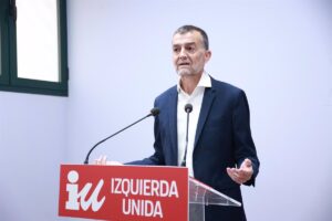 Maíllo (IU) reitera su respaldo al Gobierno porque "no tiene ninguna mancha de corrupción en sus filas"
