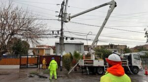 Más de 180 mil hogares sin luz en Chile tras paso de temporal