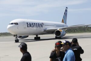 Más de 200 migrantes venezolanos repatriados llegaron a Venezuela desde EE.UU.