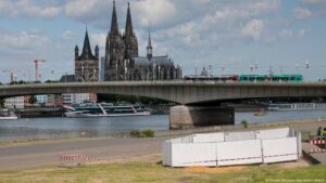 Masiva evacuación en Colonia para desactivar bombas antiguas – DW – 04/06/2025