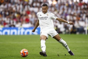 Mbappé fue hospitalizado por un «cuadro agudo de gastroenteritis»