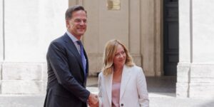 Meloni negocia con Rutte más tiempo y flexibilidad para alcanzar el 5% en el gasto militar