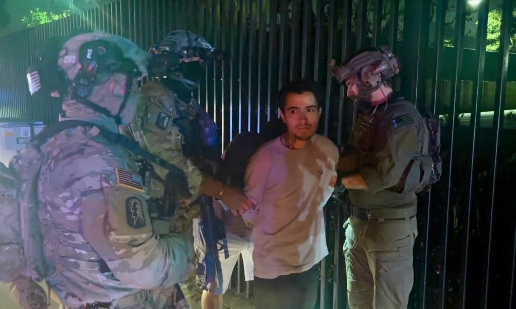 Migrante ilegal que lanzó molotov a la policía en Los Ángeles ya había sido deportado anteriormente