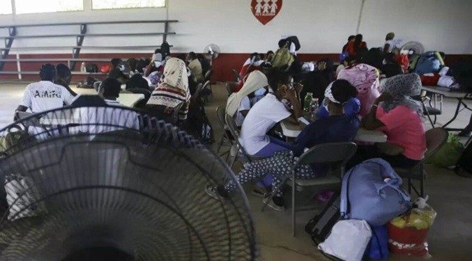 Migrantes deportados a Panamá reciben extensión de permiso