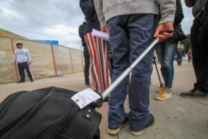 Migrantes en Panamá en su regreso hacia Suramérica: "Aquí nos frena el mar y el dinero" - AlbertoNews