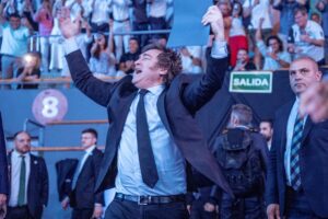 Milei critica a Pedro Sánchez, el "bandido local", durante un acto en Madrid