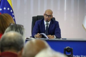 Ministro de Educación anunció inicio de consultas a docentes de matemáticas