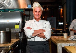 Muere Anne Burrell, la icónica chef de la televisión estadounidense, a los 55 años
