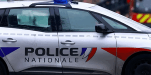 Muere apuñalada una vigilante durante un control aleatorio de mochilas a las puertas de un instituto en Francia