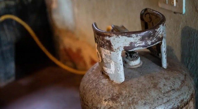 Muere por explosión al reparar bombona de gas en Pomona